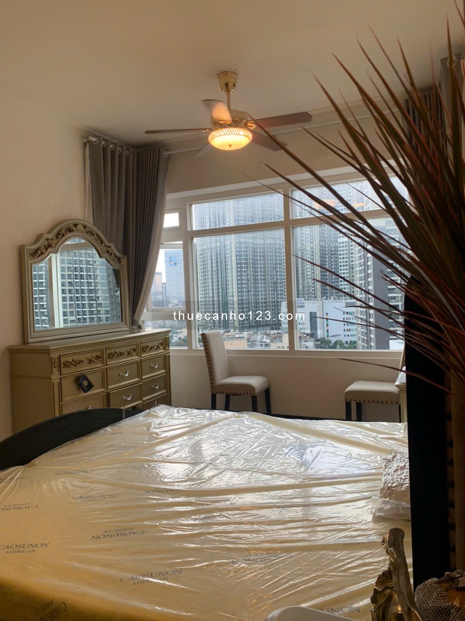 Cho thuê căn hộ Saigon Pearl, 2 phòng ngủ, nội thất cao cấp, giá 20 triệu/tháng