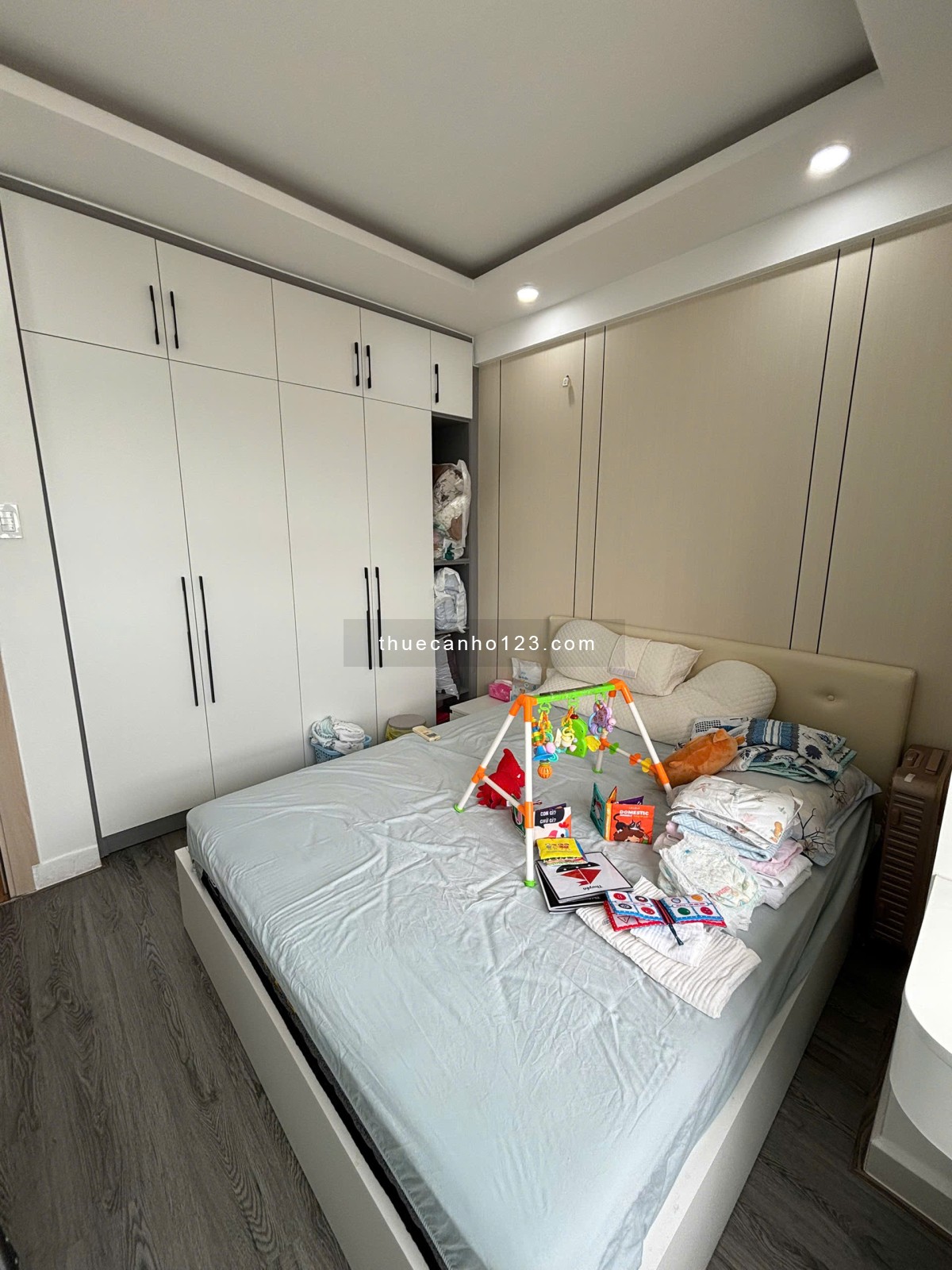 Cho thuê căn họ 8x Plus đường Trường Chinh DT 83m 2pn2wc căn góc rất đẹp nội thất xịn 0932834569