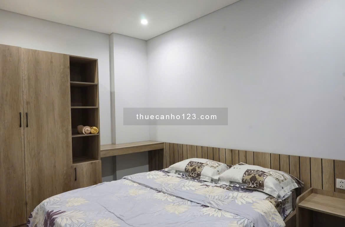 Sky Center, Phổ Quang, TB, 2PN rộng, 97m2, Căn góc, NTCC, 19tr/tháng