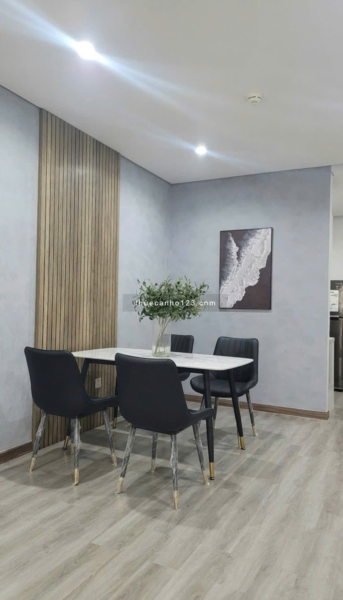 Sky Center, Phổ Quang, TB, 2PN rộng, 97m2, Căn góc, NTCC, 19tr/tháng