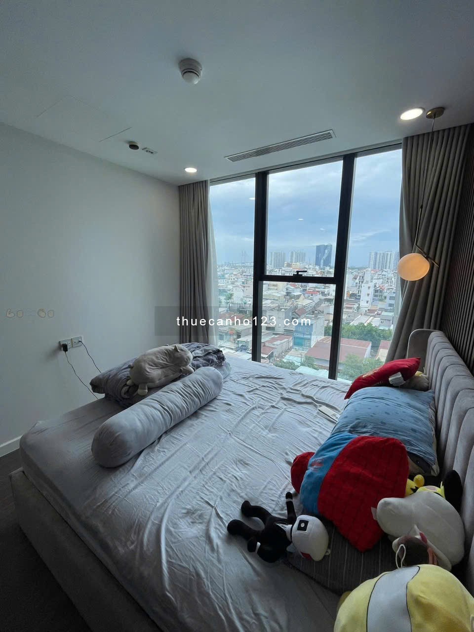 Chung cư Saigon Airport, Bạch Đằng, TB: 98m2, 2p ngủ, nội thất cao cấp, 20tr