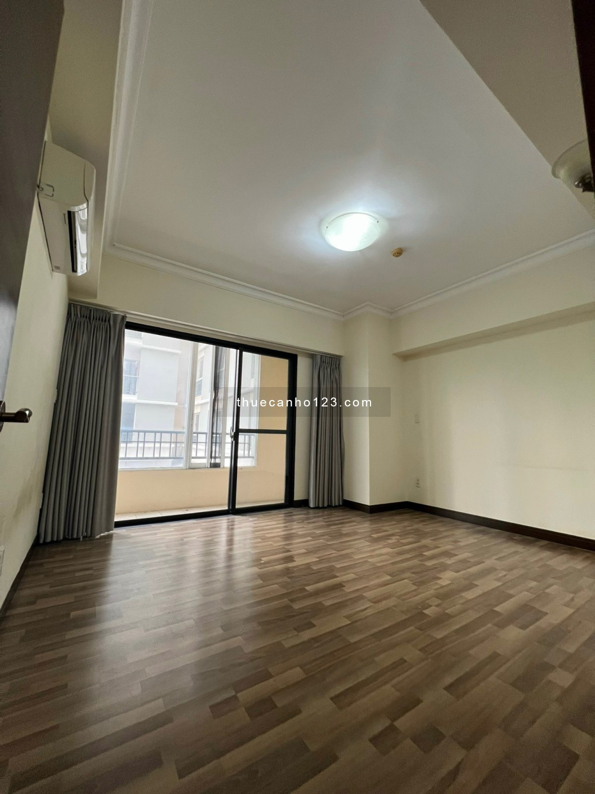 Cho thuê căn hộ Cantavil, Quận 2 (150m, 3pn giá quá rẻ 23tr/th) free tiện ích, 3 ban công lớn