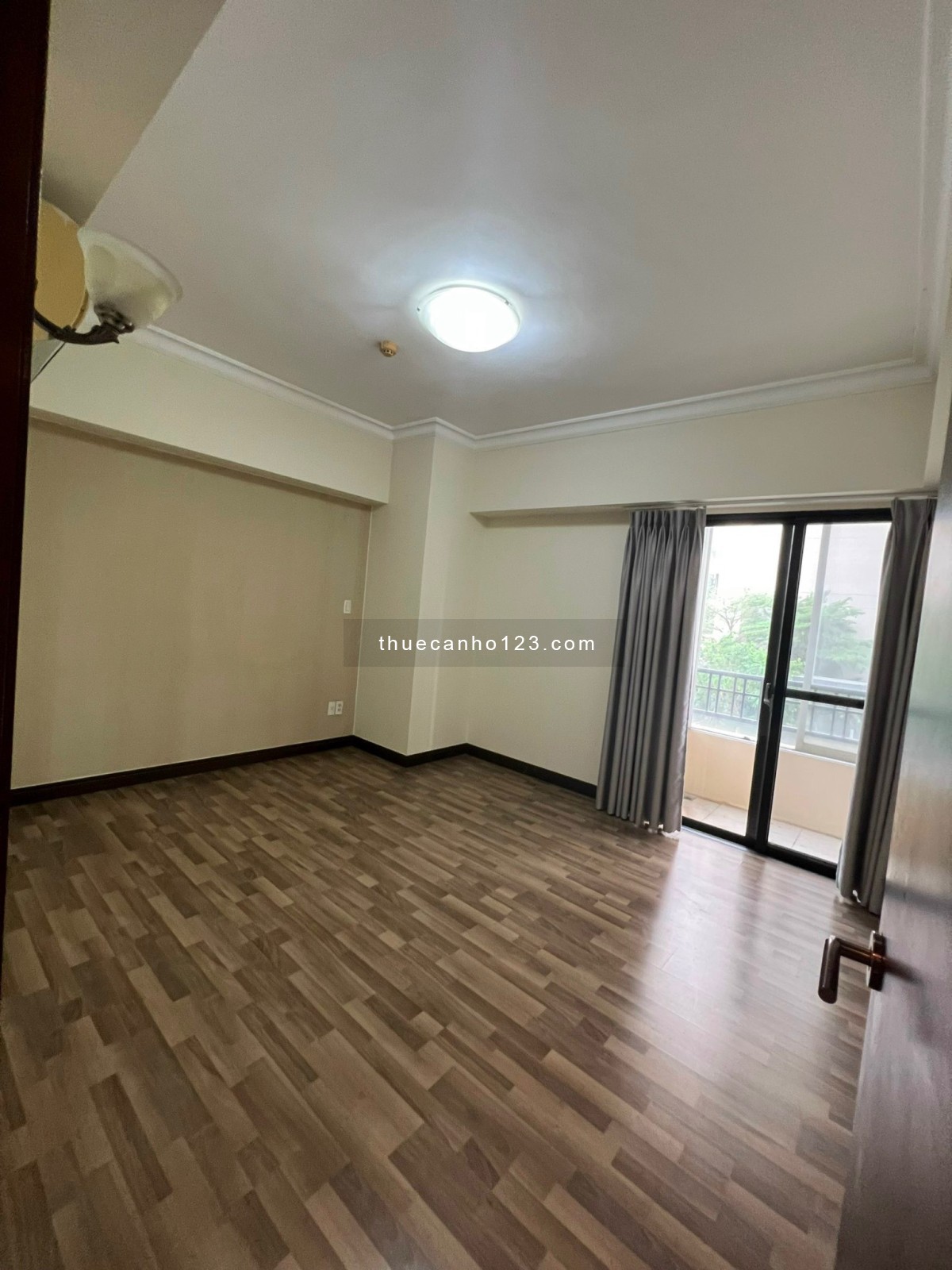 Cho thuê căn hộ Cantavil, Quận 2 (150m, 3pn giá quá rẻ 23tr/th) free tiện ích, 3 ban công lớn