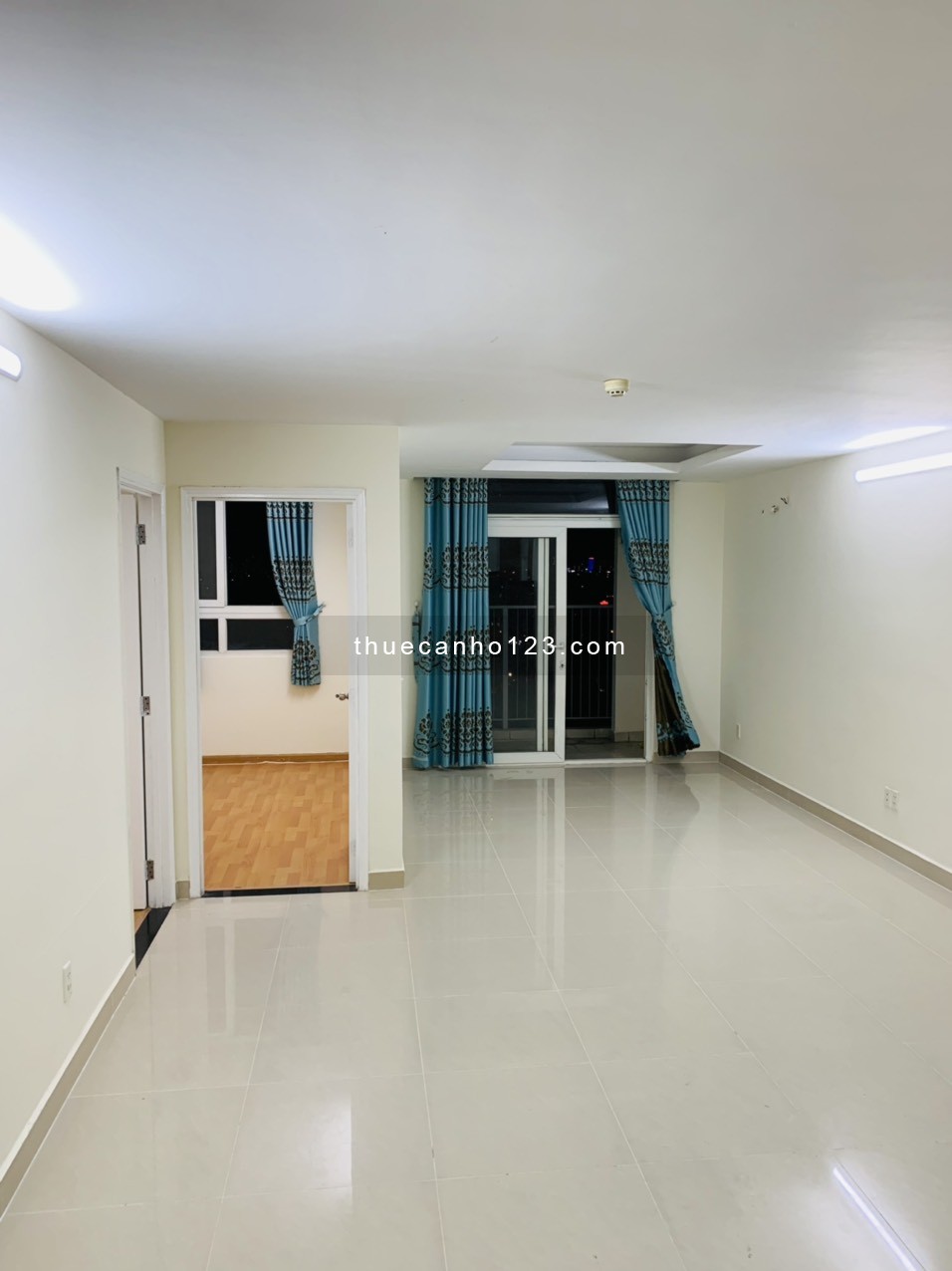 Căn hộ Hà Đô 2 Phòng ngủ, Nội thất cơ bản, Giá thuê 12Tr/ tháng - 0903,187,783 Thọ