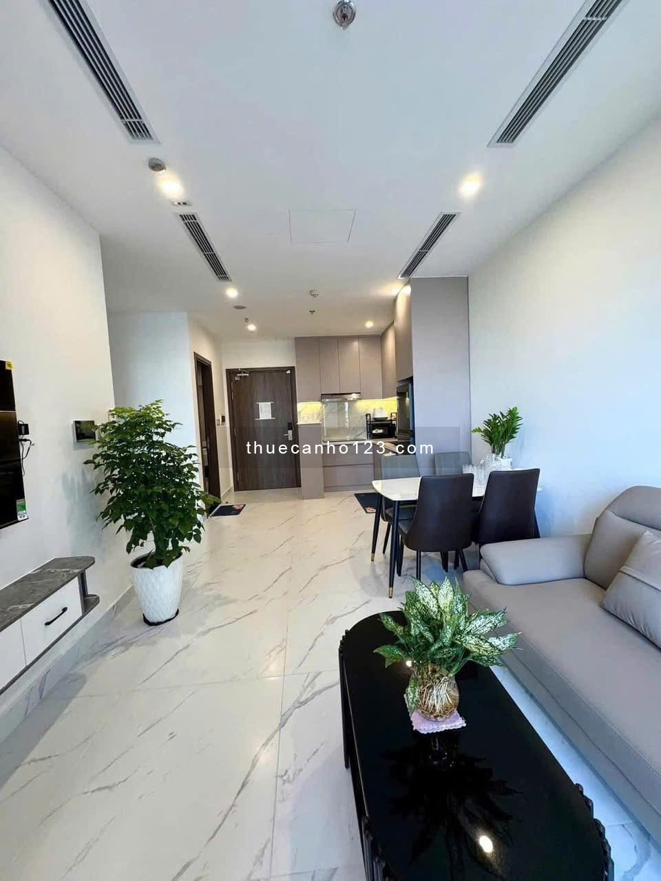 Chung cư cao cấp SG Airport, Bạch Đằng, TB: 2p ngủ, 2wc, nội thất mới, 18tr5