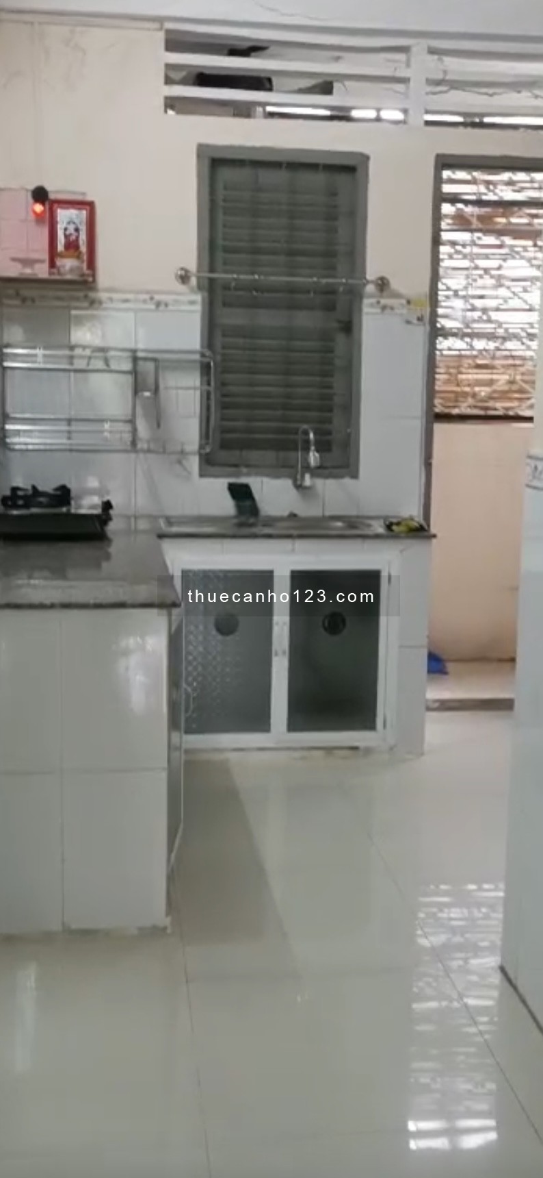 Cho thuê căn hộ 3 phòng ngủ quận 11 gần đường Lãnh Binh Thăng