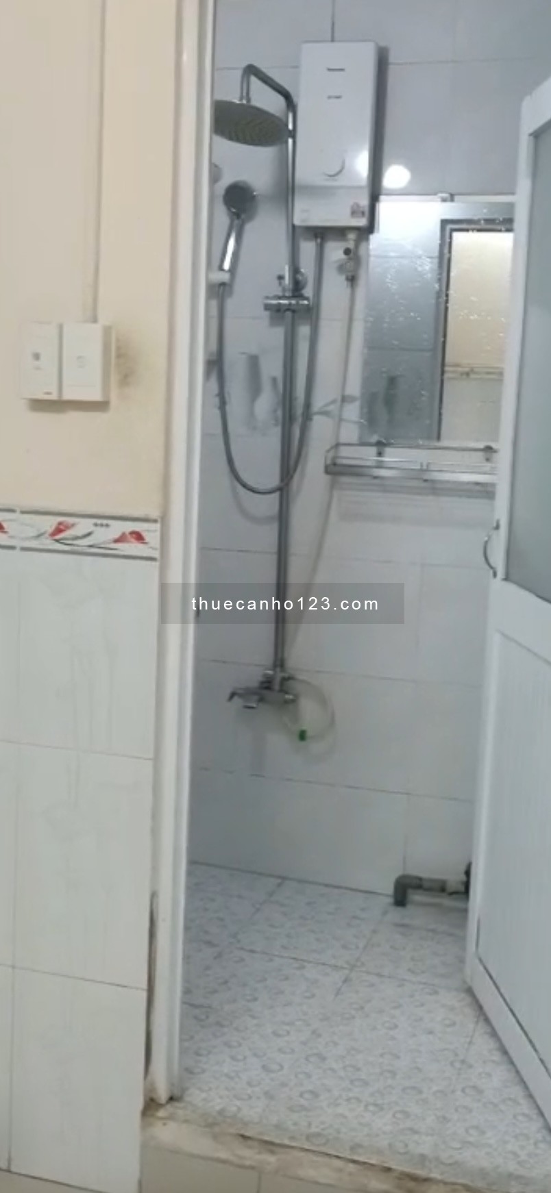 Cho thuê căn hộ 3 phòng ngủ quận 11 gần đường Lãnh Binh Thăng