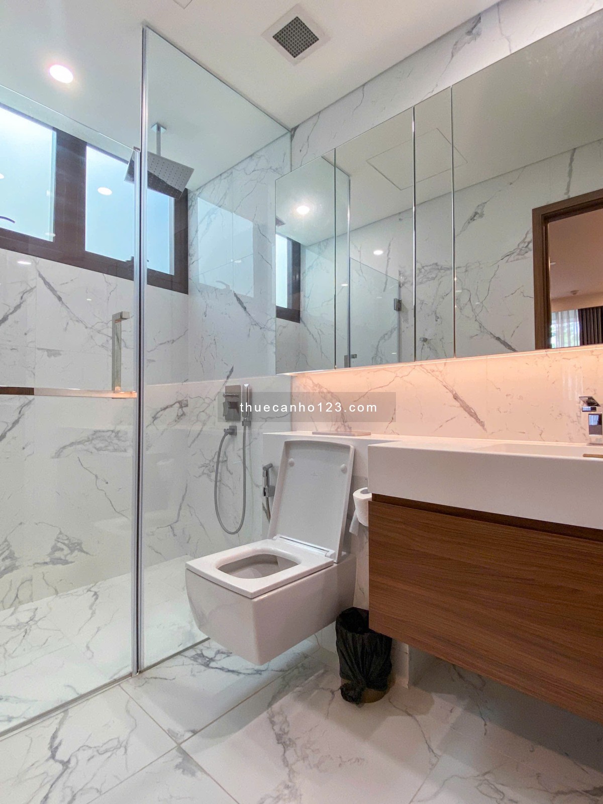 The Galleria cho thuê căn hộ 3PN đầy đủ nội thất giá tốt nhất thị trường, diện tích lớn view mát mẻ