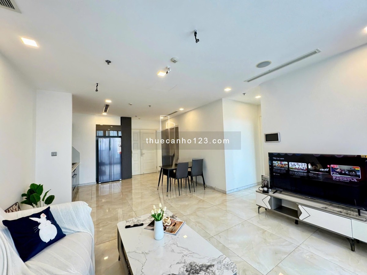Cho thuê CC 2PN, 2WC view sông, Landmark giá tốt chỉ 28 triệu/th tại Vinhomes Golden River, 83m2, Q1
