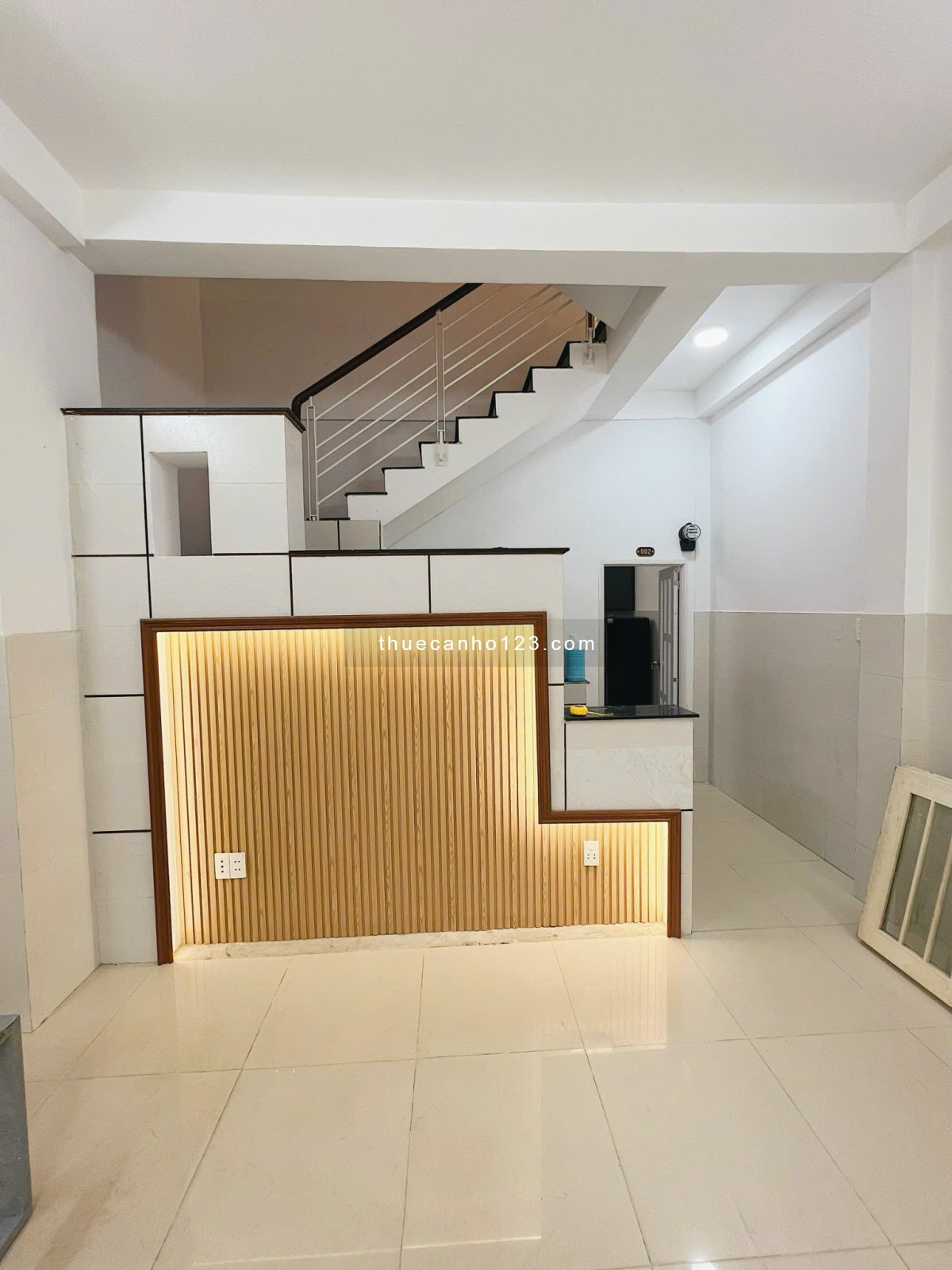 Cho thuê căn hộ penthouse 1 trệt 1 lầu 70m², ban công sân thượng, ngay Etown, quận Tân Bình