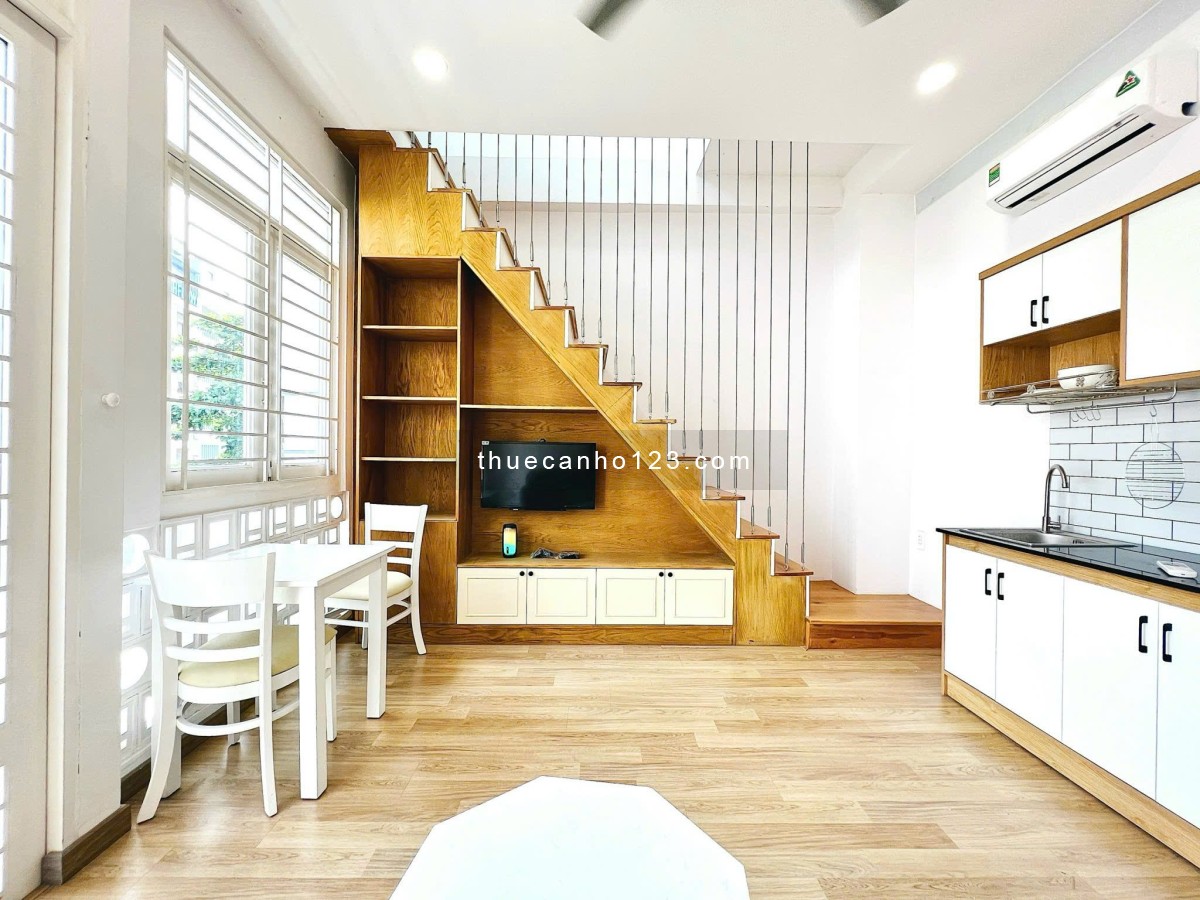 Cho thuê căn hộ penthouse 1 trệt 1 lầu 70m², ban công sân thượng, ngay Etown, quận Tân Bình