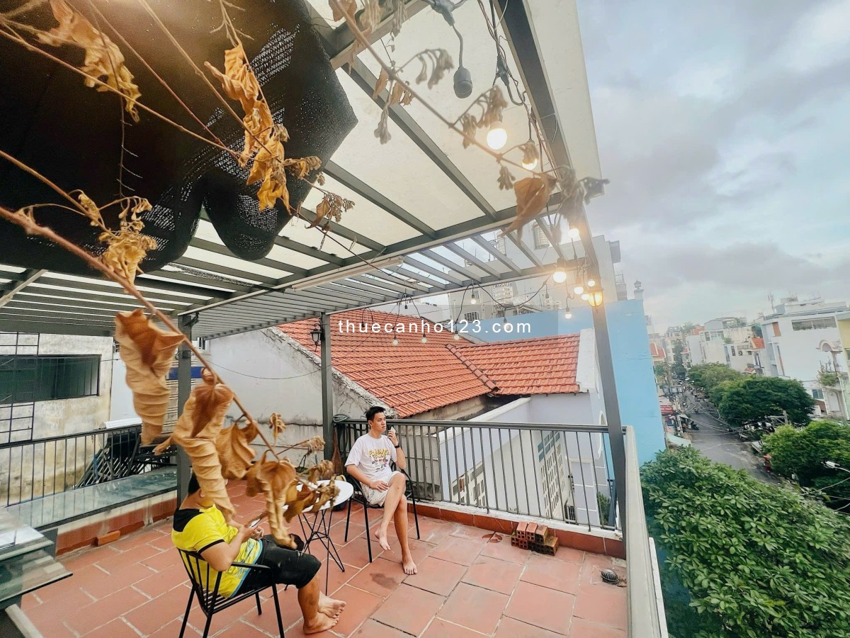 Cho thuê căn hộ penthouse 1 trệt 1 lầu 70m², ban công sân thượng, ngay Etown, quận Tân Bình