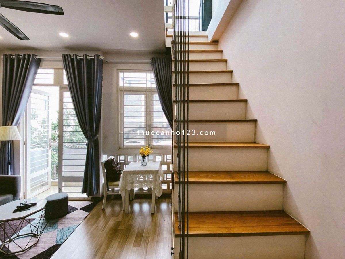 Cho thuê căn hộ penthouse 1 trệt 1 lầu 70m², ban công sân thượng, ngay Etown, quận Tân Bình