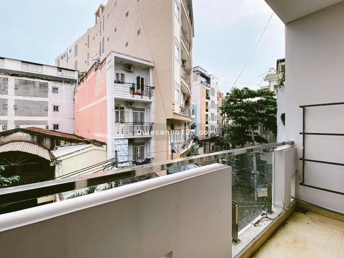 Cho thuê căn hộ penthouse 1 trệt 1 lầu 70m², ban công sân thượng, ngay Etown, quận Tân Bình