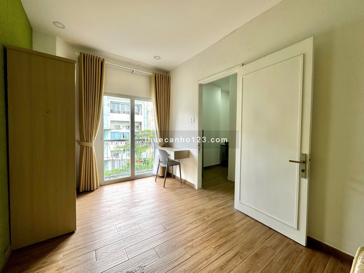 Cho thuê căn hộ 2PN 80m2 cao cấp, ngay công viên Lê Văn Tám, toà có thang máy, máy giặt tiện nghi