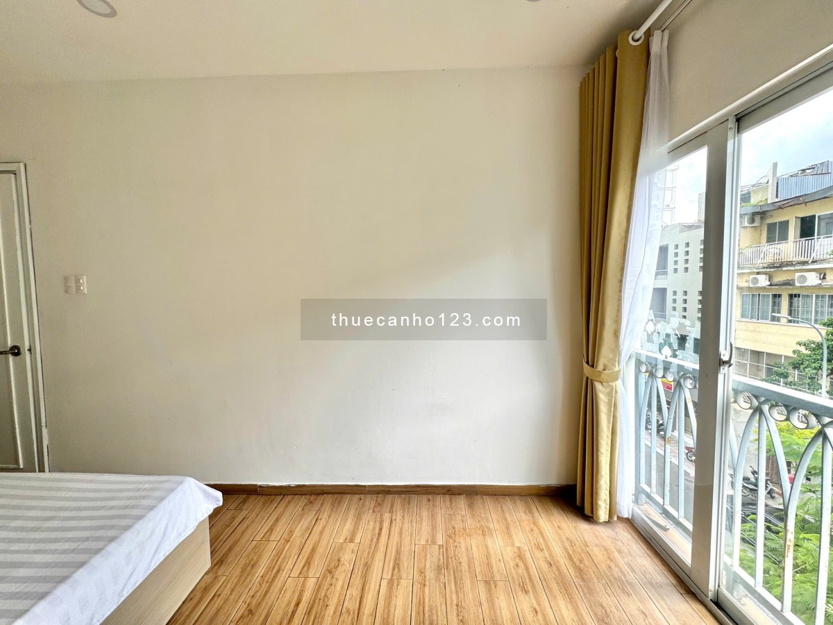 Cho thuê căn hộ 2PN 80m2 cao cấp, ngay công viên Lê Văn Tám, toà có thang máy, máy giặt tiện nghi