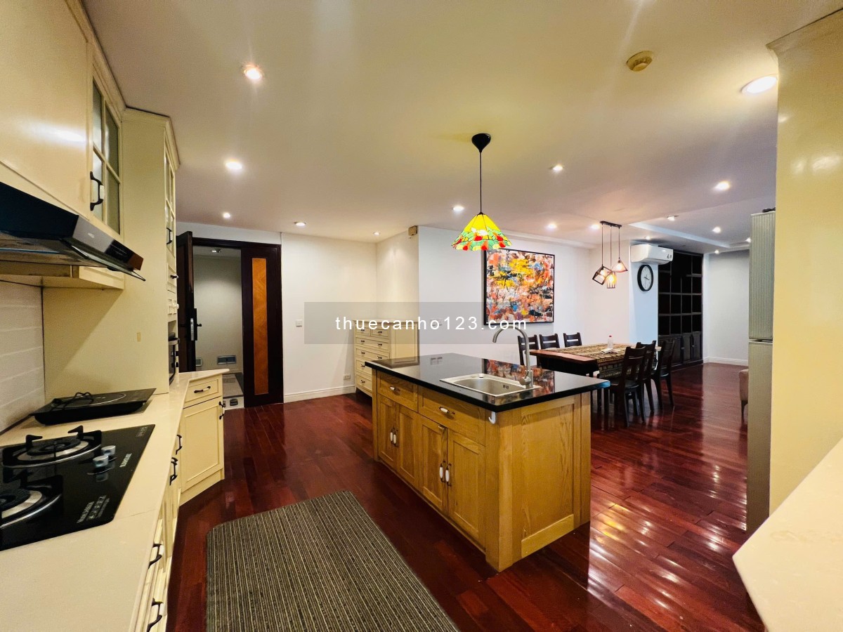 Cho thuê ngay căn hộ E1 Ciputra diện tích 153m gồm 3 ngủ Full nội thất view cây xanh thoáng mát