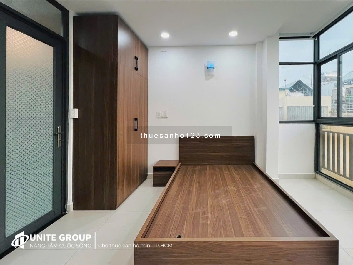 Căn hộ tại trung tâm quận 1 đường Trần Hưng Đạo ngay cầu Nguyễn Văn Cừ nội thất mới - ban công full