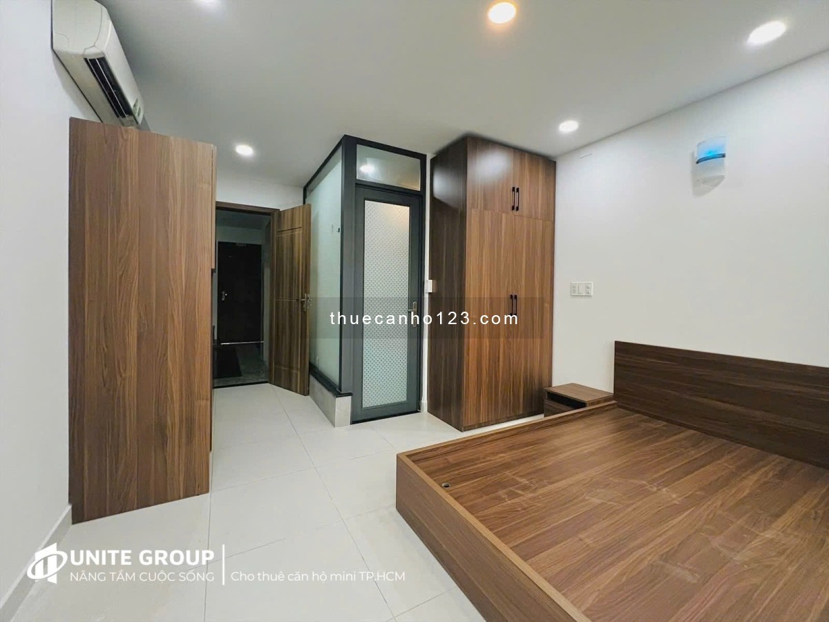 Căn hộ tại trung tâm quận 1 đường Trần Hưng Đạo ngay cầu Nguyễn Văn Cừ nội thất mới - ban công full