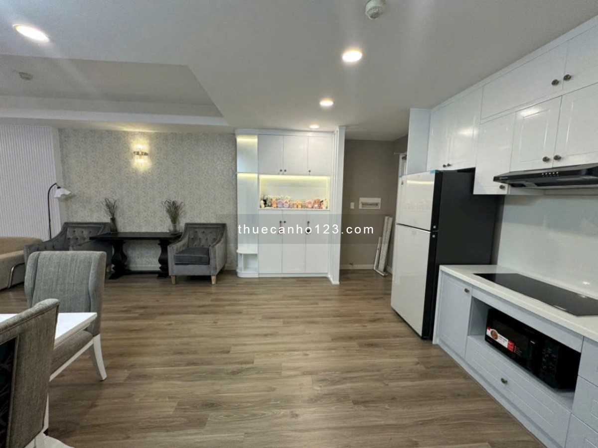 Chủ cho thuê CHCC Cộng Hoà Plaza, DT 100m2, 3 phòng ngủ, 2WC, giá 16 triệu/tháng