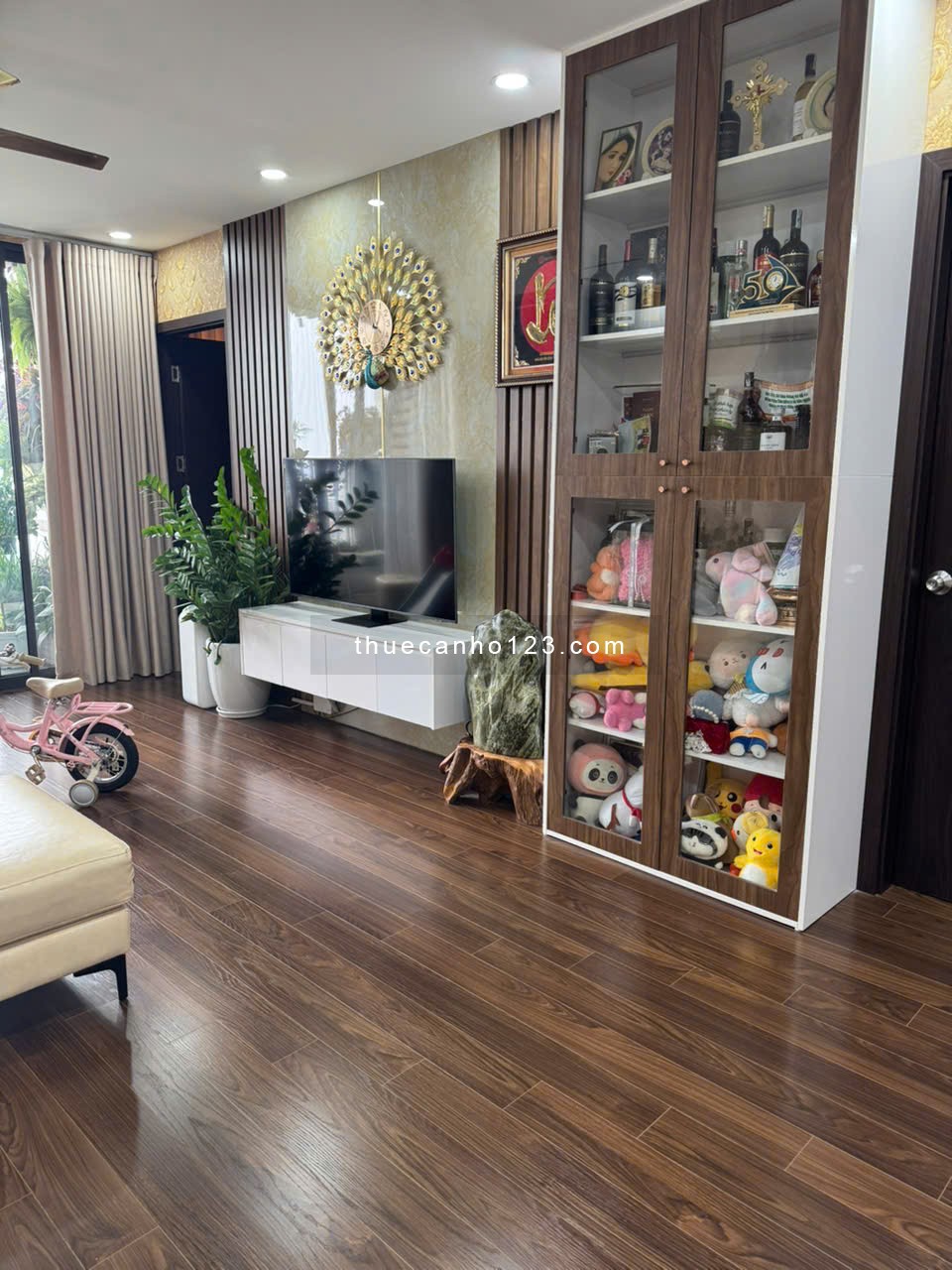 Cho thuê căn hộ 3 phòng ngủ, full đồ Housinco Premium Nguyễn Xiển