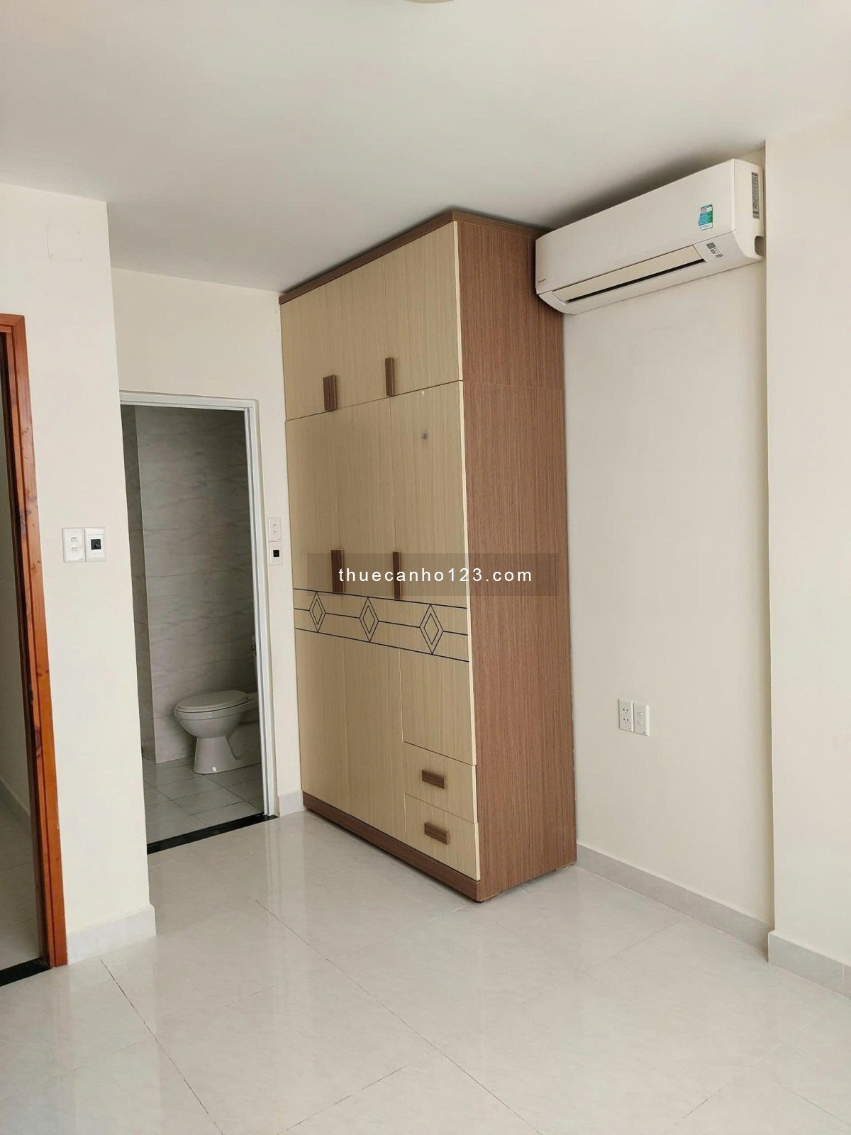 Căn hộ đường Cao Thắng, p11, Quận 10: 50m2, 2p ngủ, 1wc, 8tr/th