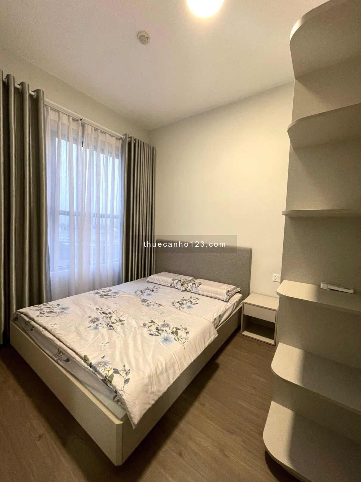 Chung cư Saigon Airport, Tân Bình: 95m2, 2p ngủ, nội thất, 18tr/th