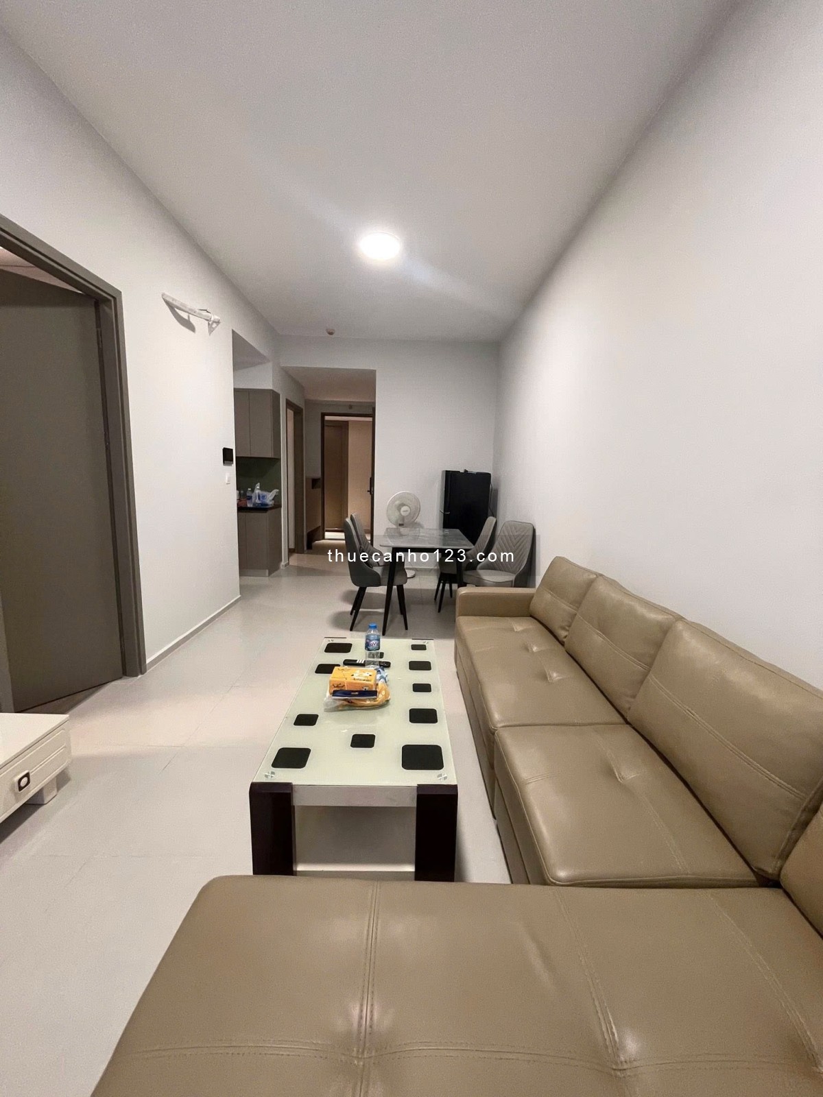 Chung cư Saigon Airport, Tân Bình: 95m2, 2p ngủ, nội thất, 18tr/th