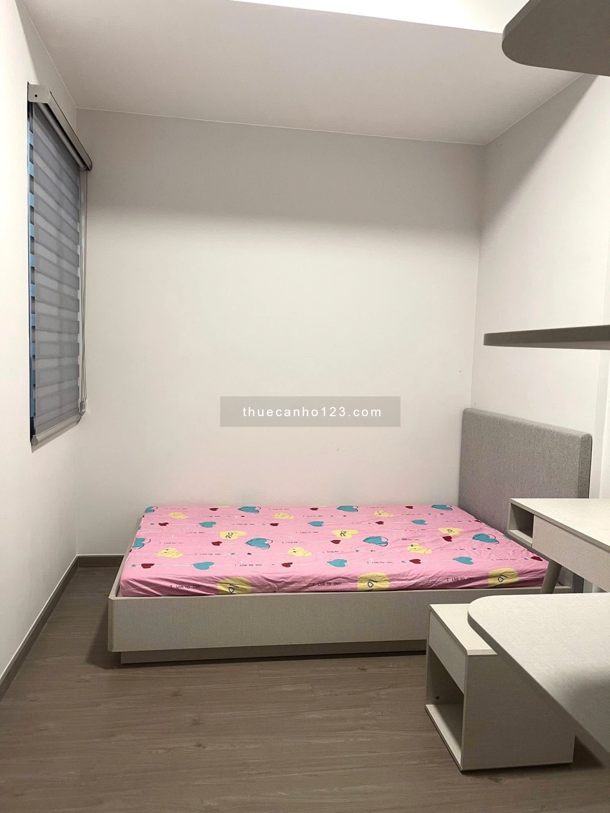 Chung cư Saigon Airport, Tân Bình: 95m2, 2p ngủ, nội thất, 18tr/th