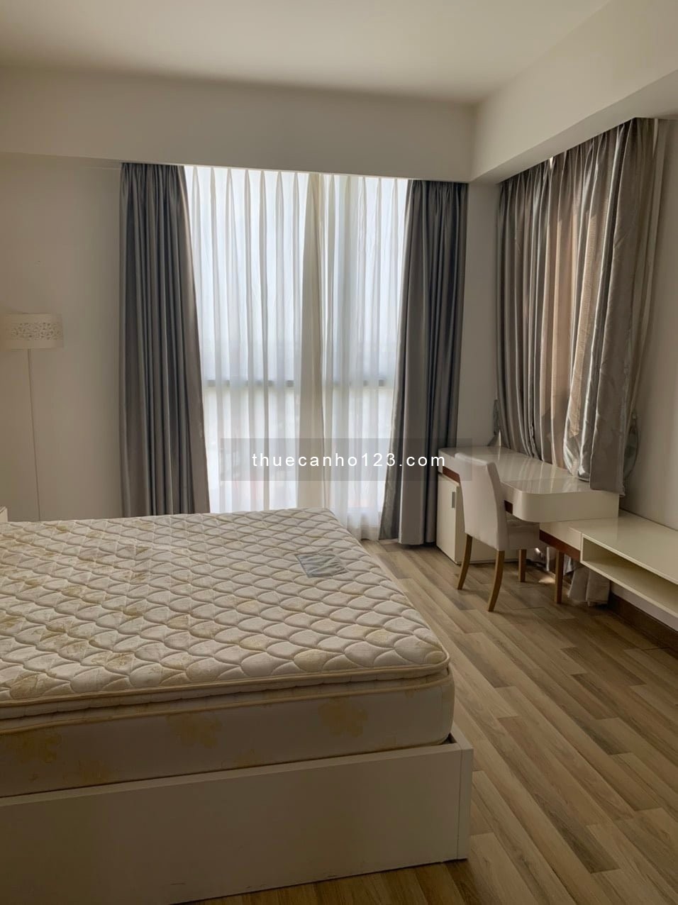 Cho thuê căn hộ Cao Cấp Sài Gòn Airport Plaza, 2Pn 2Wc Full Nội Thất 18Tr Ở Ngay Tel 0942811343