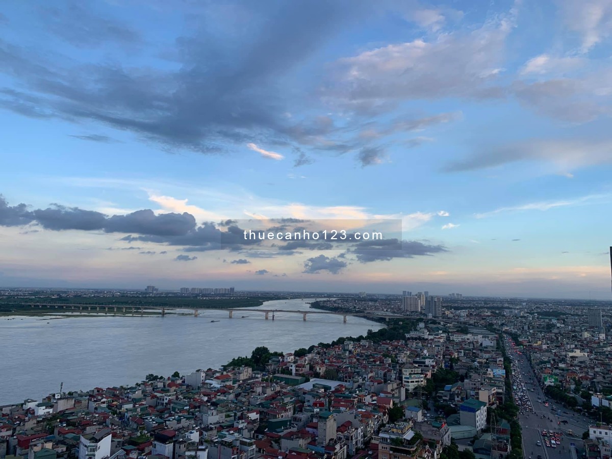 Chính chủ: Cho thuê căn hộ 2PN tầng cao view sông Hồng, full nội thất cao cấp