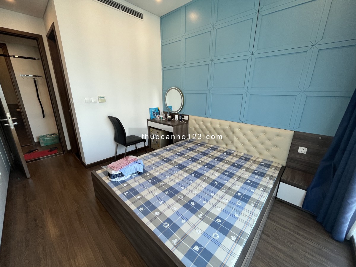 Chính chủ: Cho thuê căn hộ 2PN tầng cao view sông Hồng, full nội thất cao cấp