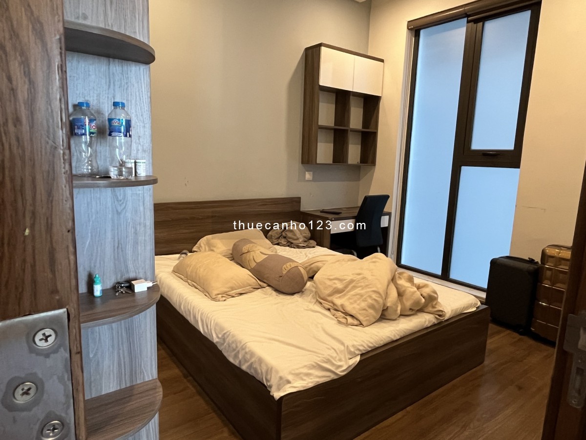 Chính chủ: Cho thuê căn hộ 2PN tầng cao view sông Hồng, full nội thất cao cấp