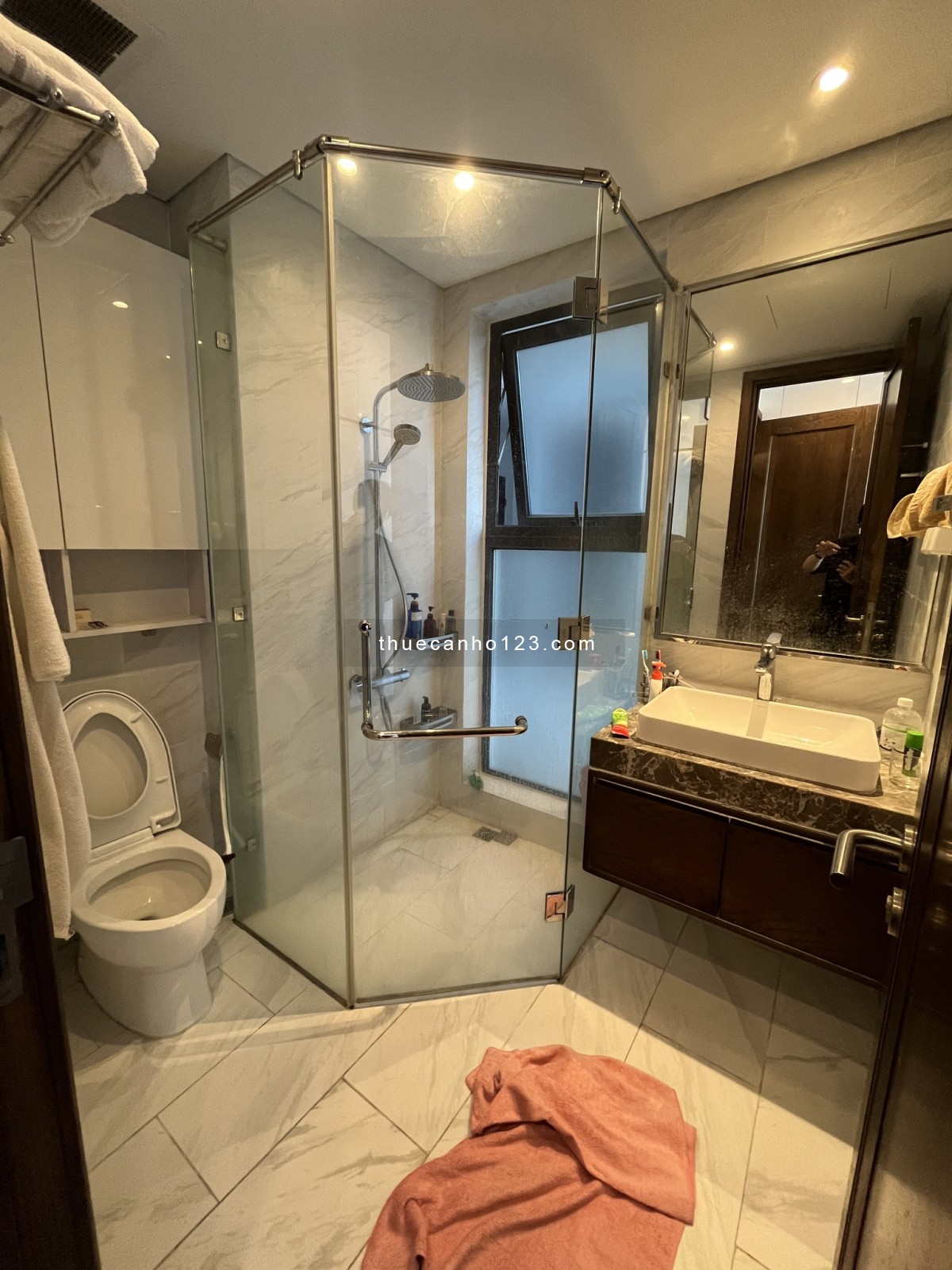 Chính chủ: Cho thuê căn hộ 2PN tầng cao view sông Hồng, full nội thất cao cấp