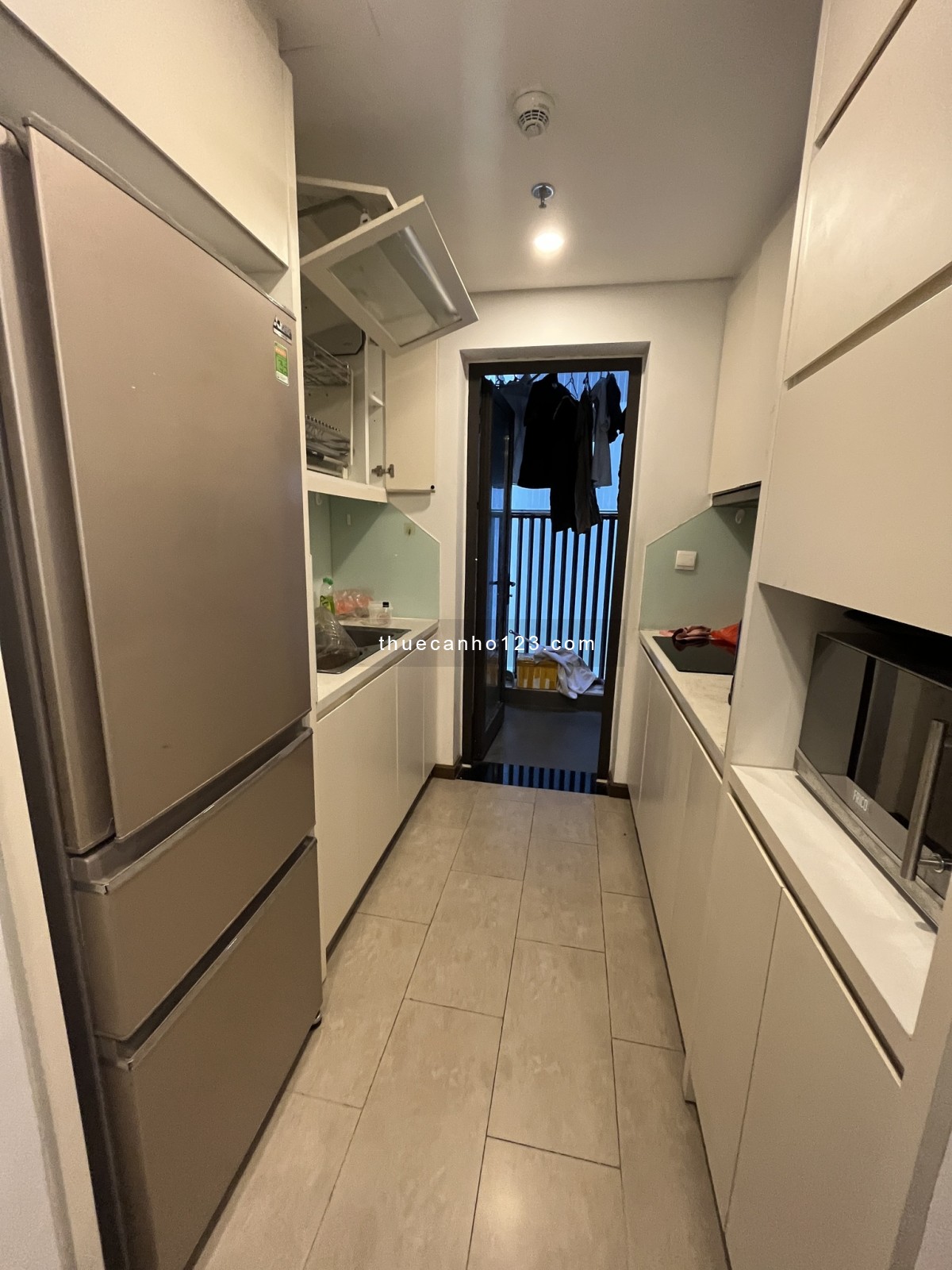 Chính chủ: Cho thuê căn hộ 2PN tầng cao view sông Hồng, full nội thất cao cấp