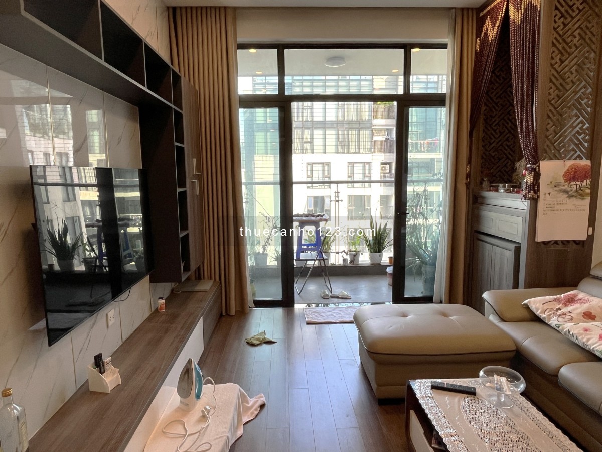 Chính chủ: Cho thuê căn hộ 2PN tầng cao view sông Hồng, full nội thất cao cấp