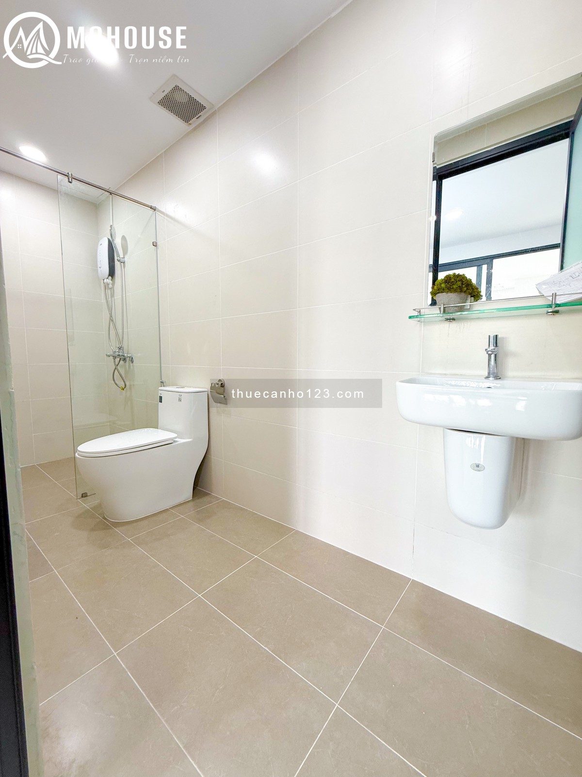 Căn hộ mới xây, ban công, cửa sổ, ngay trung tâm Q7, sát ĐH RMIT, ĐH TDTU, cách Lotte chỉ 5 phút