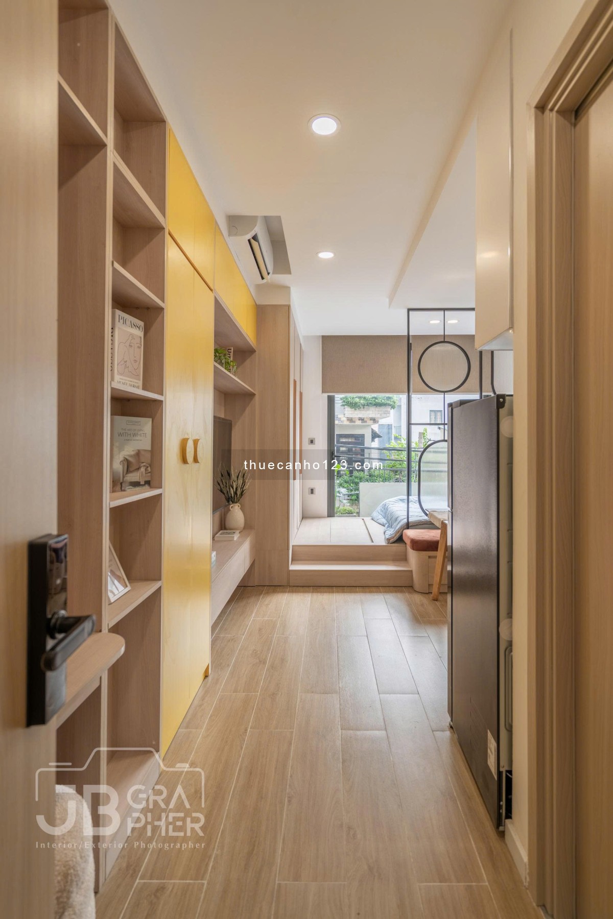 Căn Hộ Giáp Quận 1 Nội Thất Mới, Có Thang Máy & Hầm Xe, FREE DV Dọn Phòng