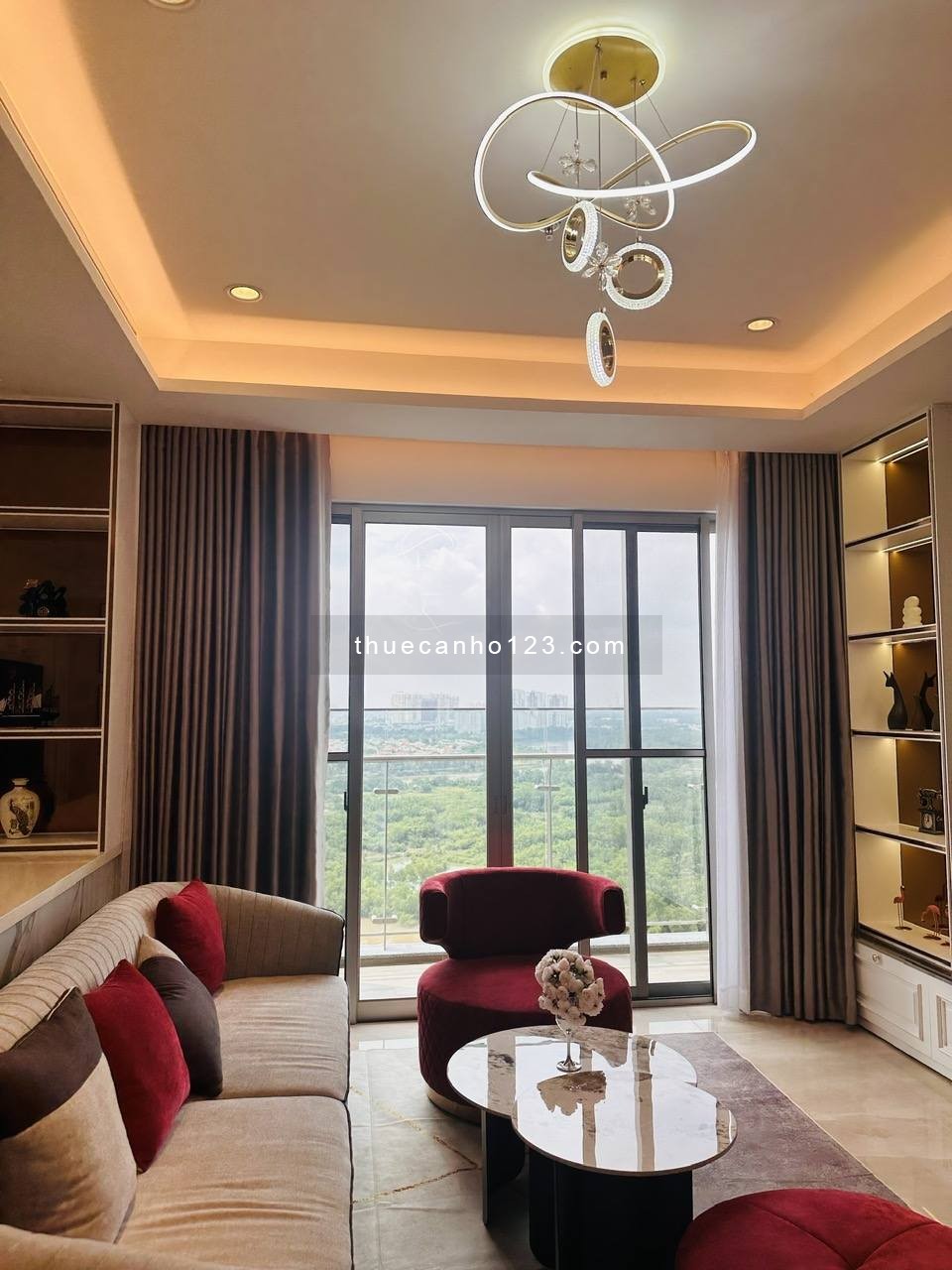  Thuê Căn Hộ The Horizon 3PN Cao Cấp – View Hồ Bơi, Full NT – Giá Tốt Chỉ Từ 2000 USD/Tháng!