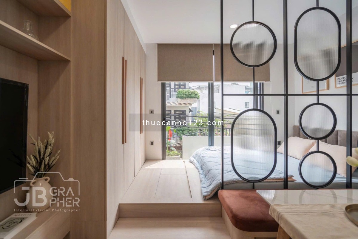 Căn Hộ Cho Thuê Mới Xây Tại Phố Ẩm Thực Phan Xích Long , Nhà Hầm xe , thang máy , nội thất cao cấp