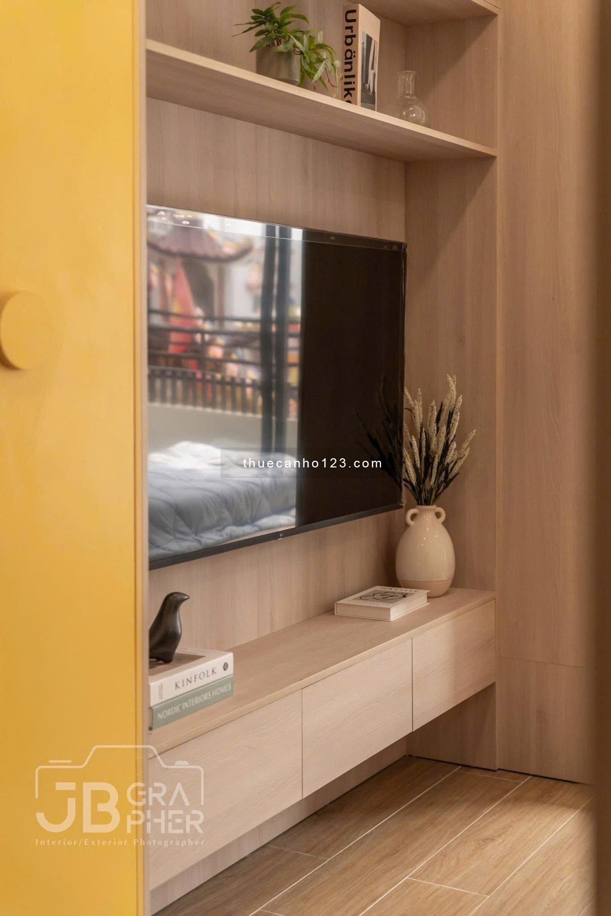 Căn Hộ Cho Thuê Mới Xây Tại Phố Ẩm Thực Phan Xích Long , Nhà Hầm xe , thang máy , nội thất cao cấp