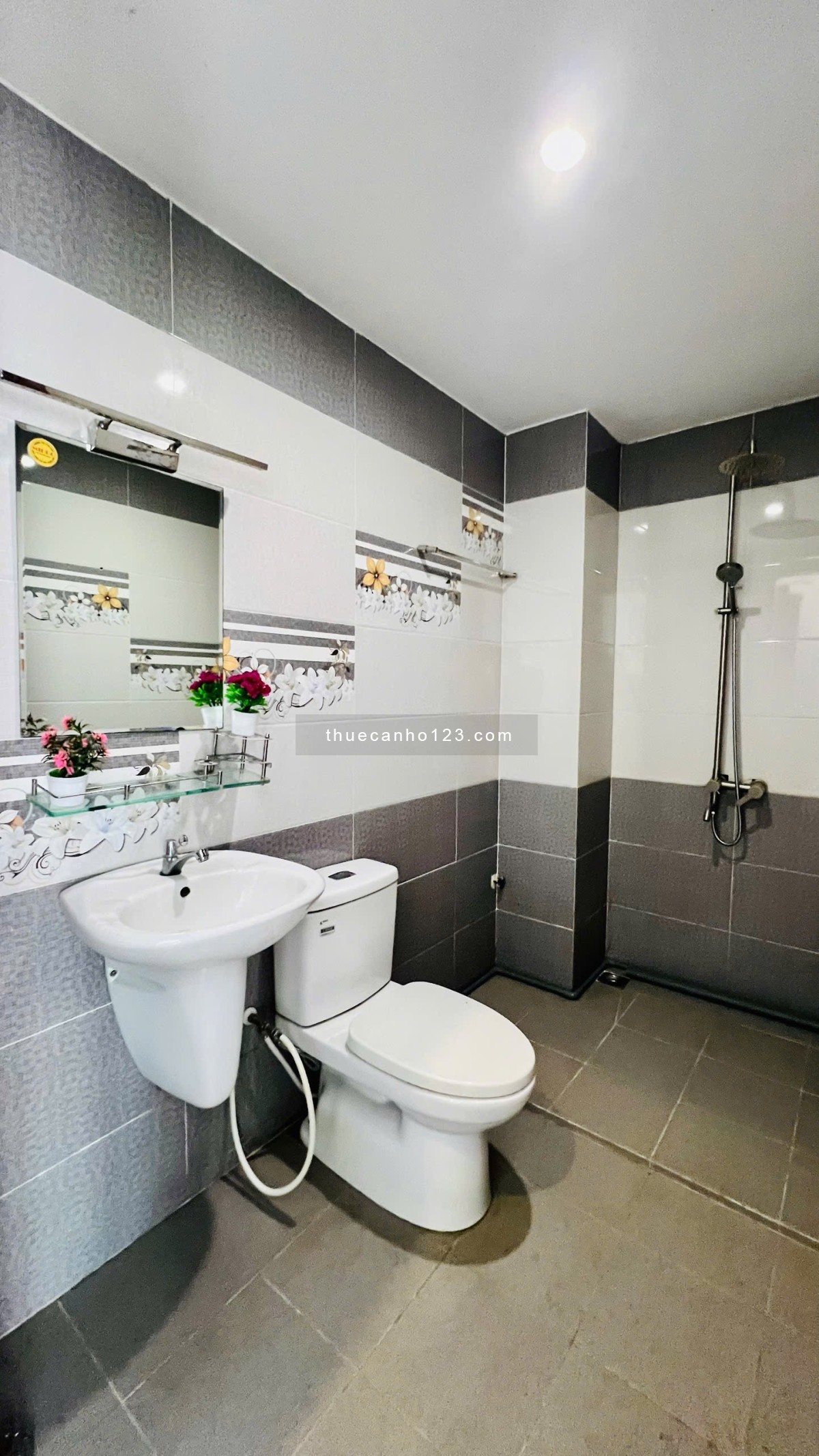 Cho thuê căn hộ 1 phòng ngủ – 1 phòng bếp full nội thất tại Phạm Văn Bạch, P15, Quận Tân Bình