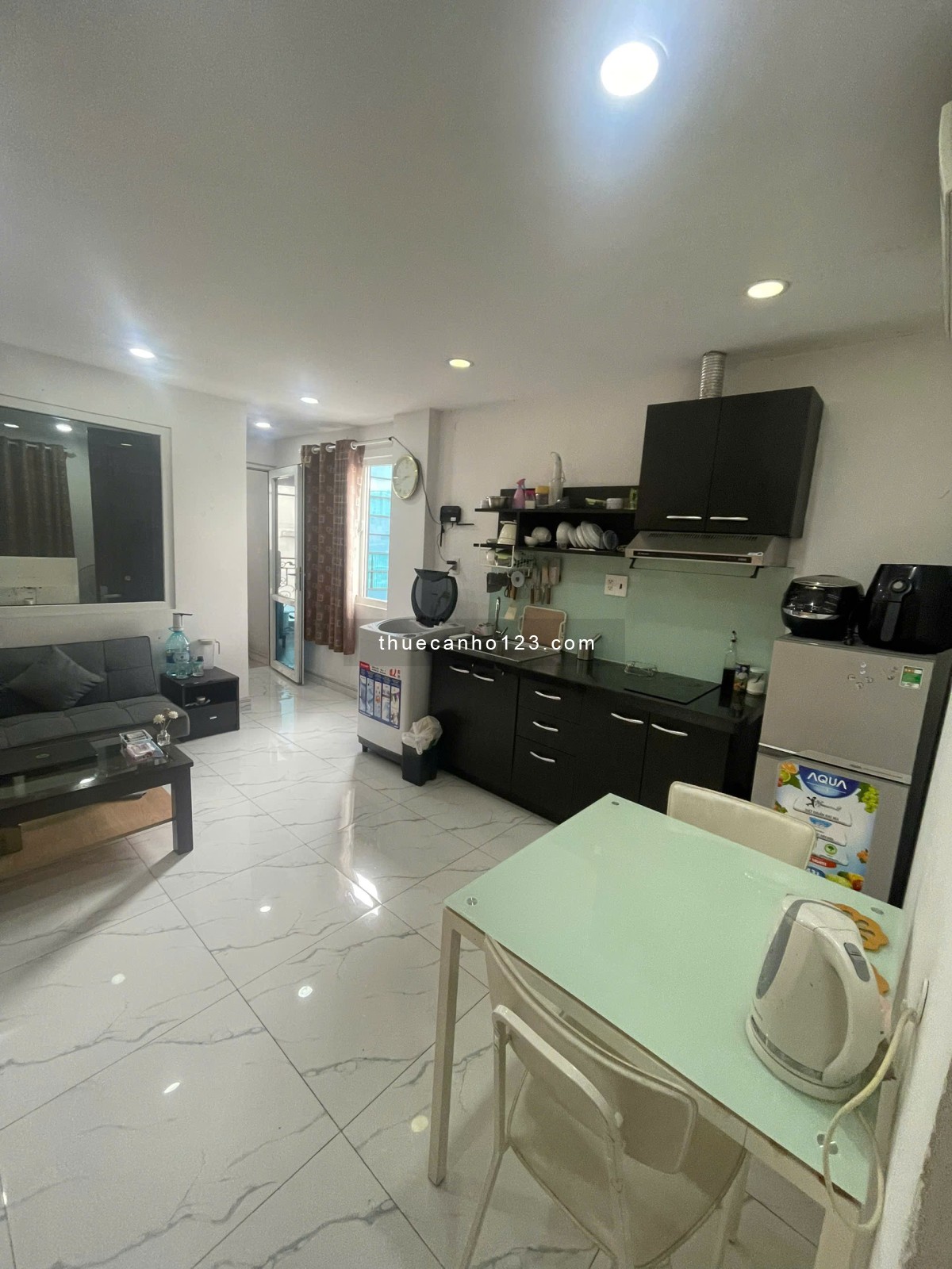 Cần Pass lại căn hộ dịch vụ full nội thất 1pn 1wc phòng khách riêng , tách bếp giá 7.8tr 0902202113