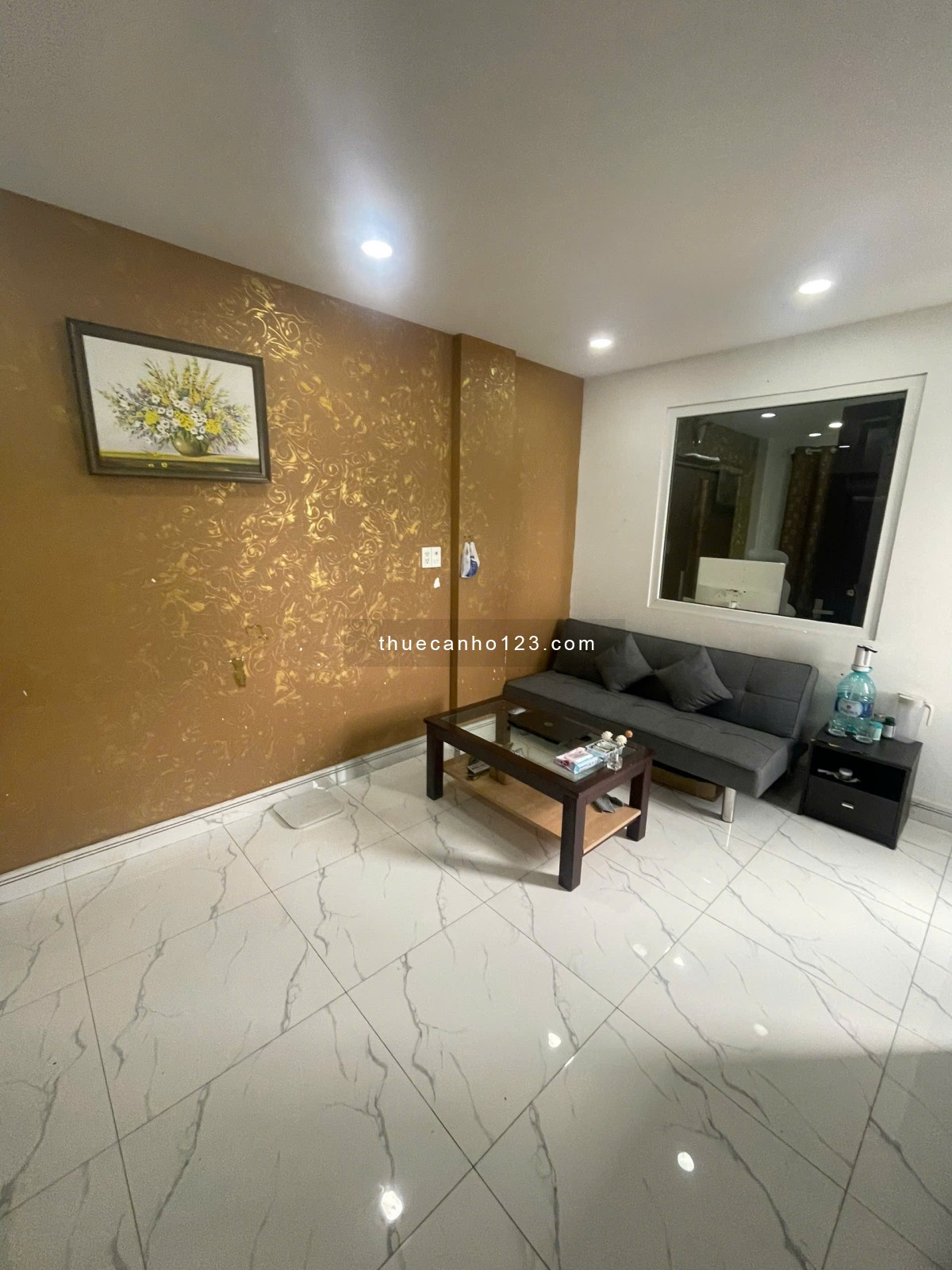 Cần Pass lại căn hộ dịch vụ full nội thất 1pn 1wc phòng khách riêng , tách bếp giá 7.8tr 0902202113