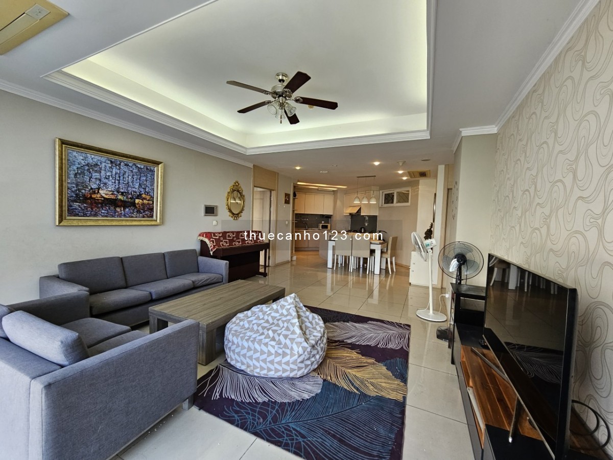 Thuê CHCC Imperia Q2 (95m,2pn full giá 19tr/th )(135m,3pn giá 26tr )miễn phí xe hơi +xe máy