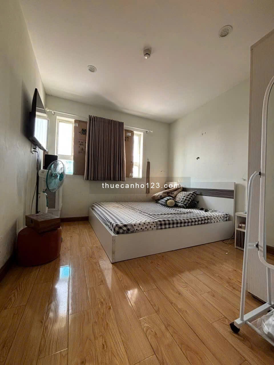 Chung cư Phú Thạnh, Nguyễn Sơn, TP: 3p ngủ, ban công, 90m2, 11tr/th