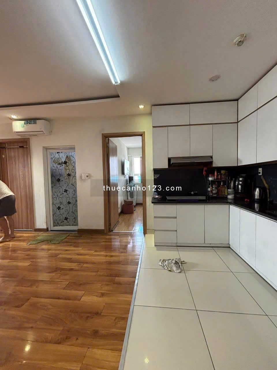 Chung cư Phú Thạnh, Nguyễn Sơn, TP: 3p ngủ, ban công, 90m2, 11tr/th