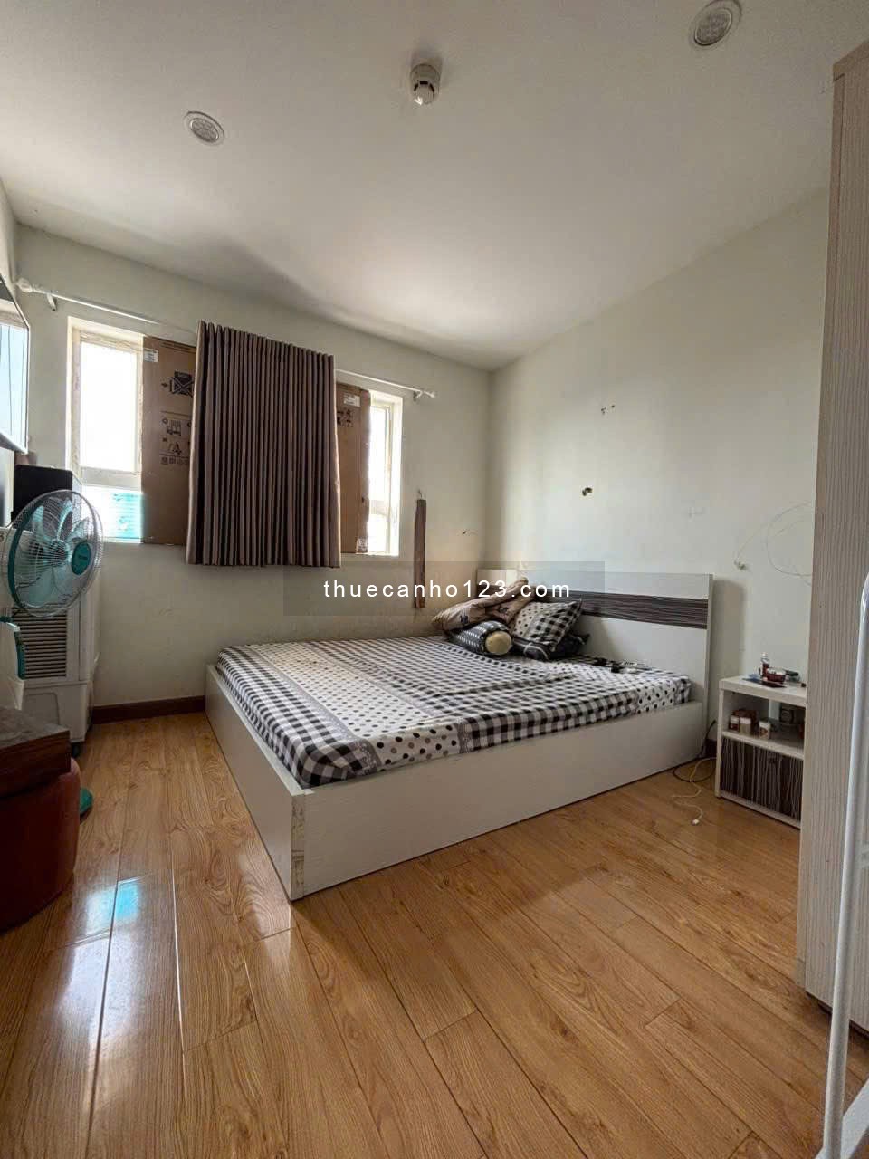 Chung cư Phú Thạnh, Nguyễn Sơn, TP: 3p ngủ, ban công, 90m2, 11tr/th