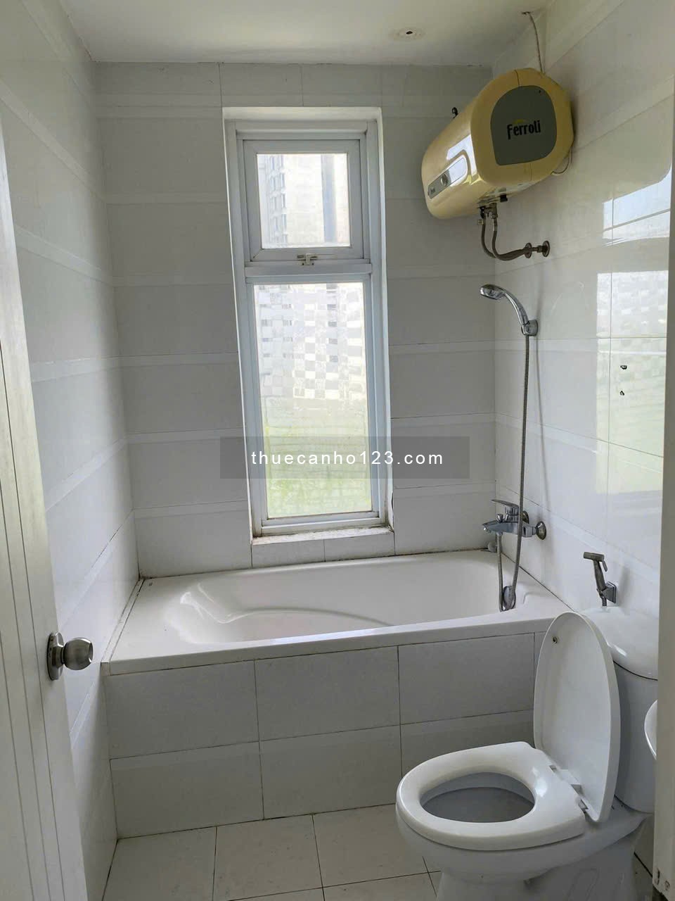 Chính chủ cần cho thuê gấp căn hộ 2PN Terra Rosa ở KDC 13E Intresco - Full nội thất