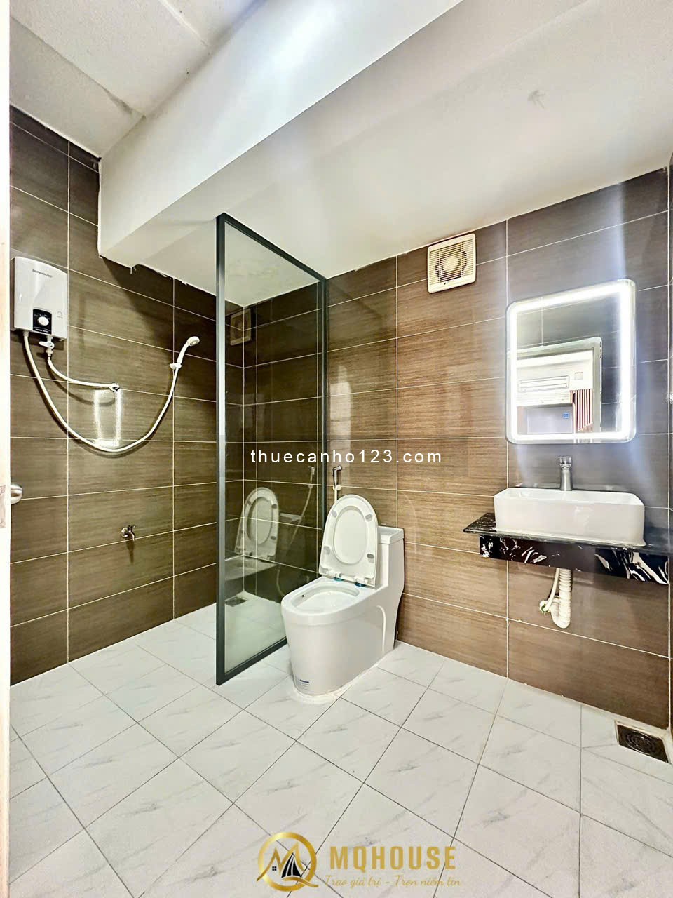 CĂN HỘ BALCON/CỬA SỔ CỰC THOÁNG, 45M2 SÂN VẬN ĐỘNG HOA LƯ,HỒ CON RÙA- NGUYỄN VĂN THỦ,Q1